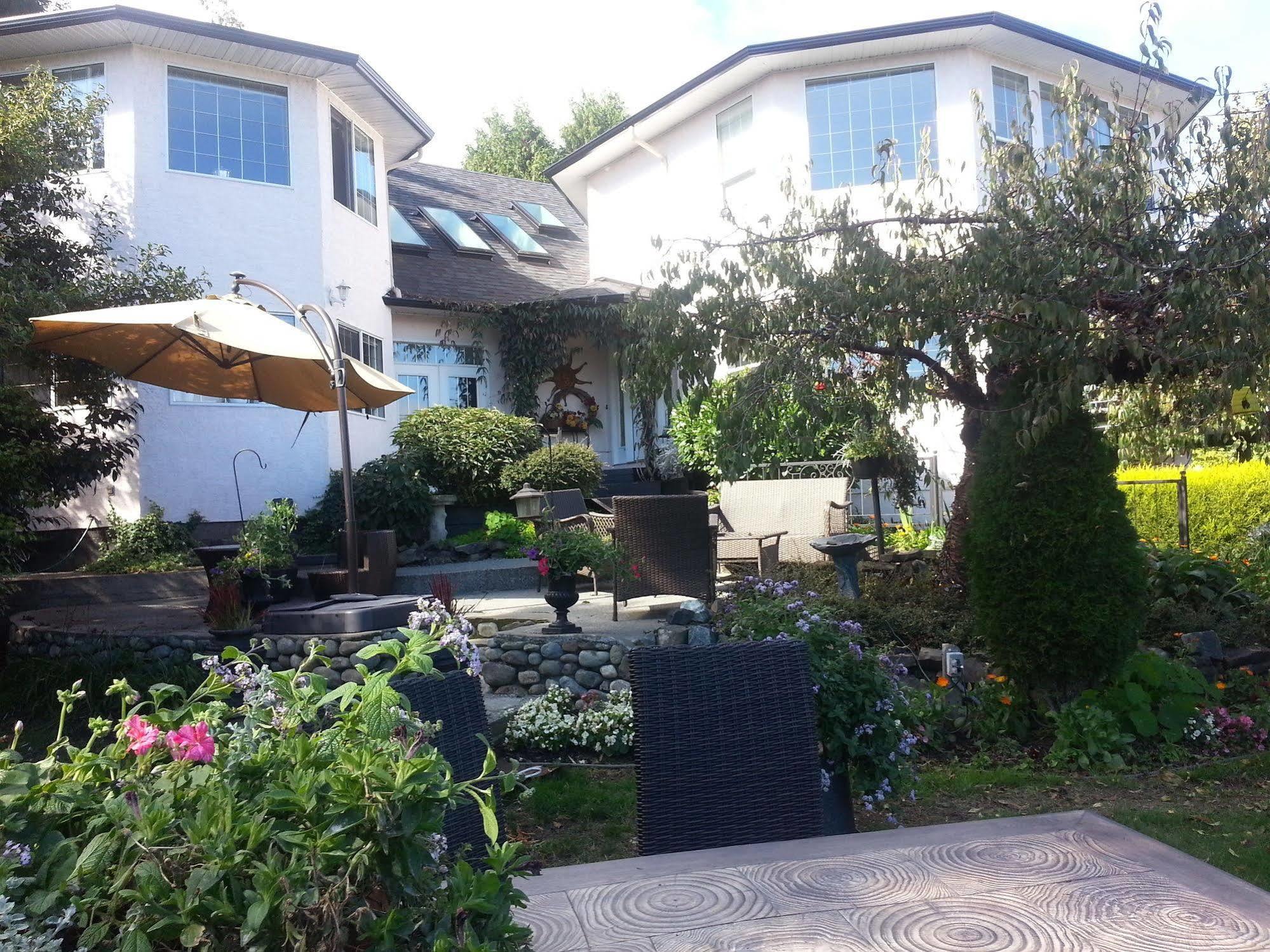 By The Sea Bnb, Sidney Victoria Bc Bagian luar foto
