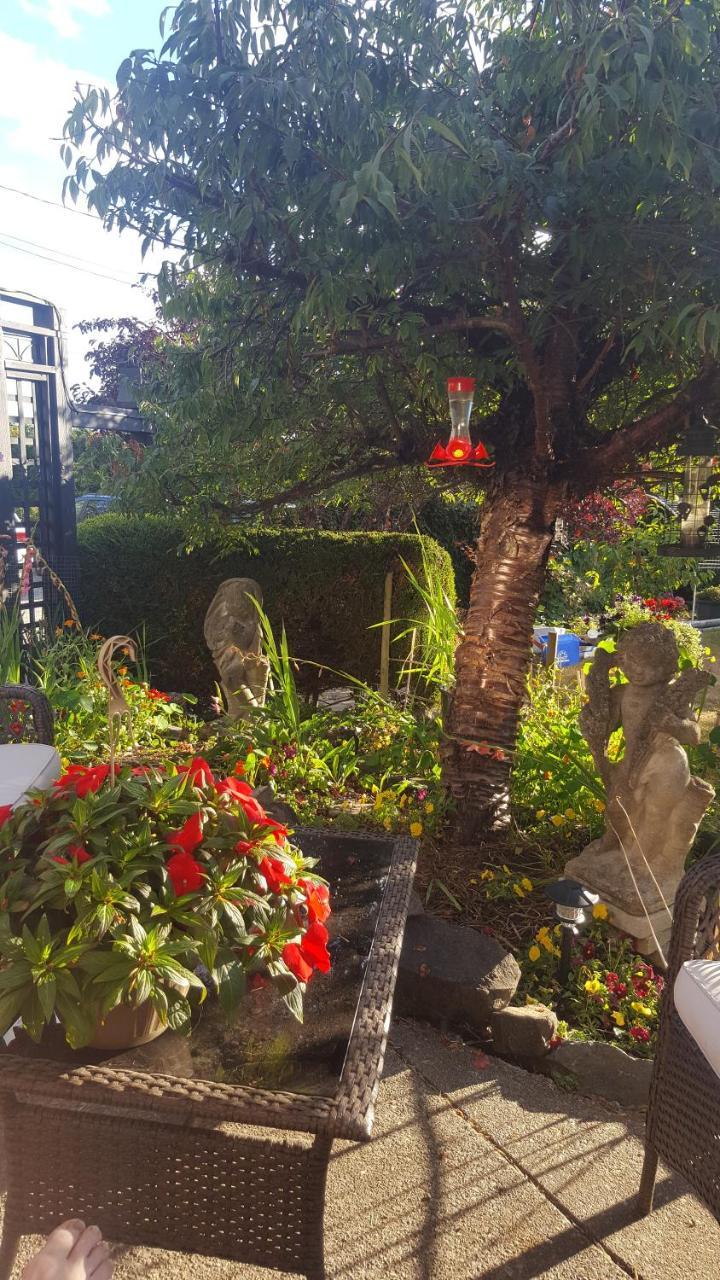 By The Sea Bnb, Sidney Victoria Bc Bagian luar foto