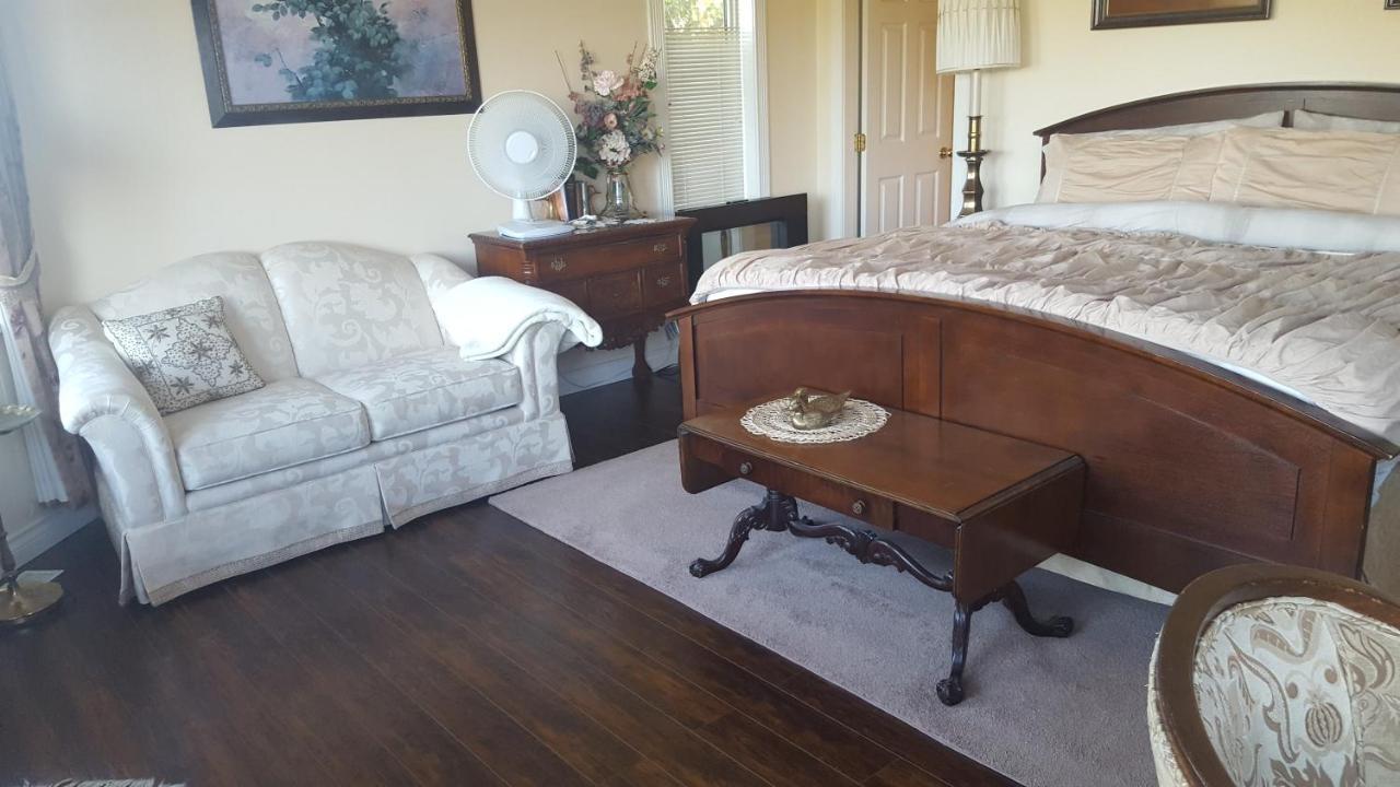 By The Sea Bnb, Sidney Victoria Bc Bagian luar foto