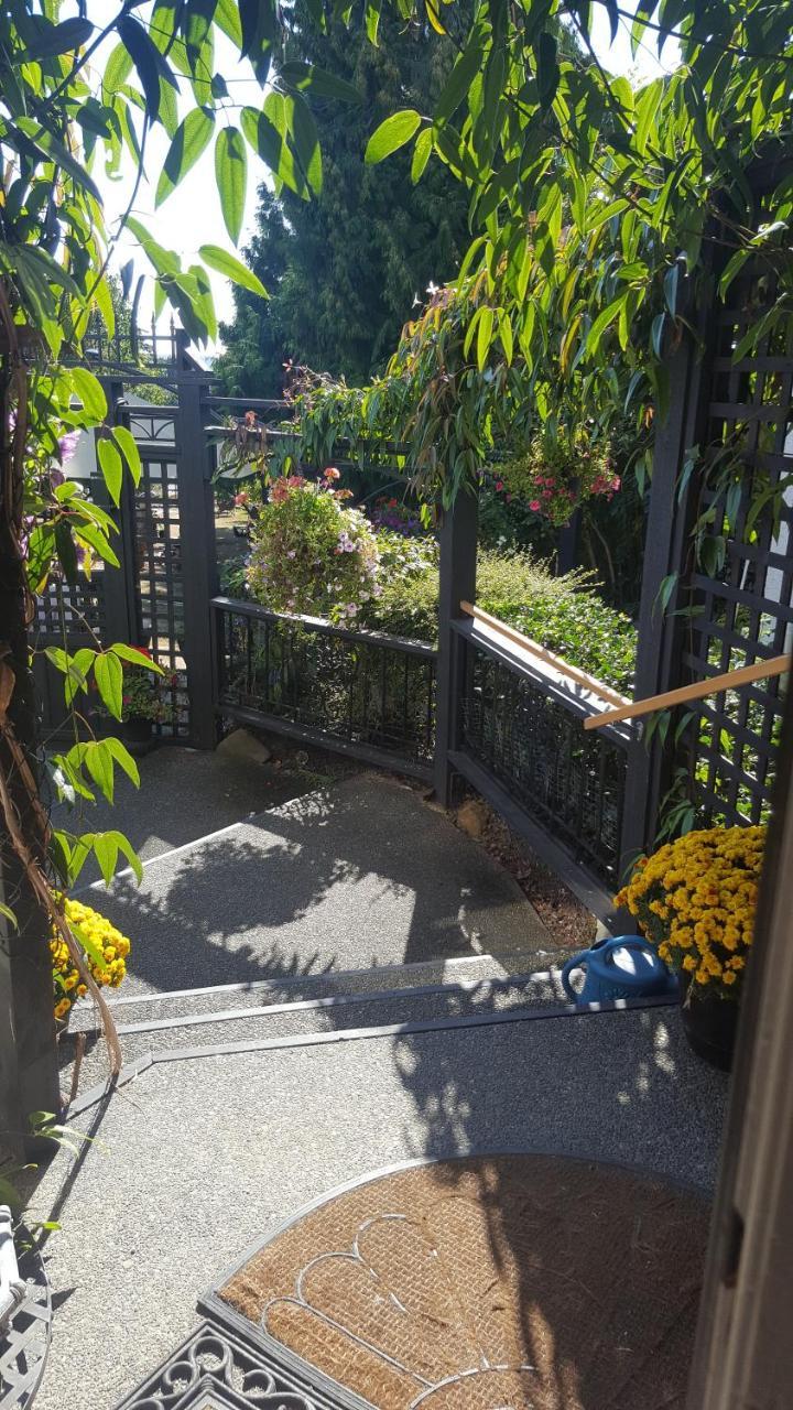 By The Sea Bnb, Sidney Victoria Bc Bagian luar foto
