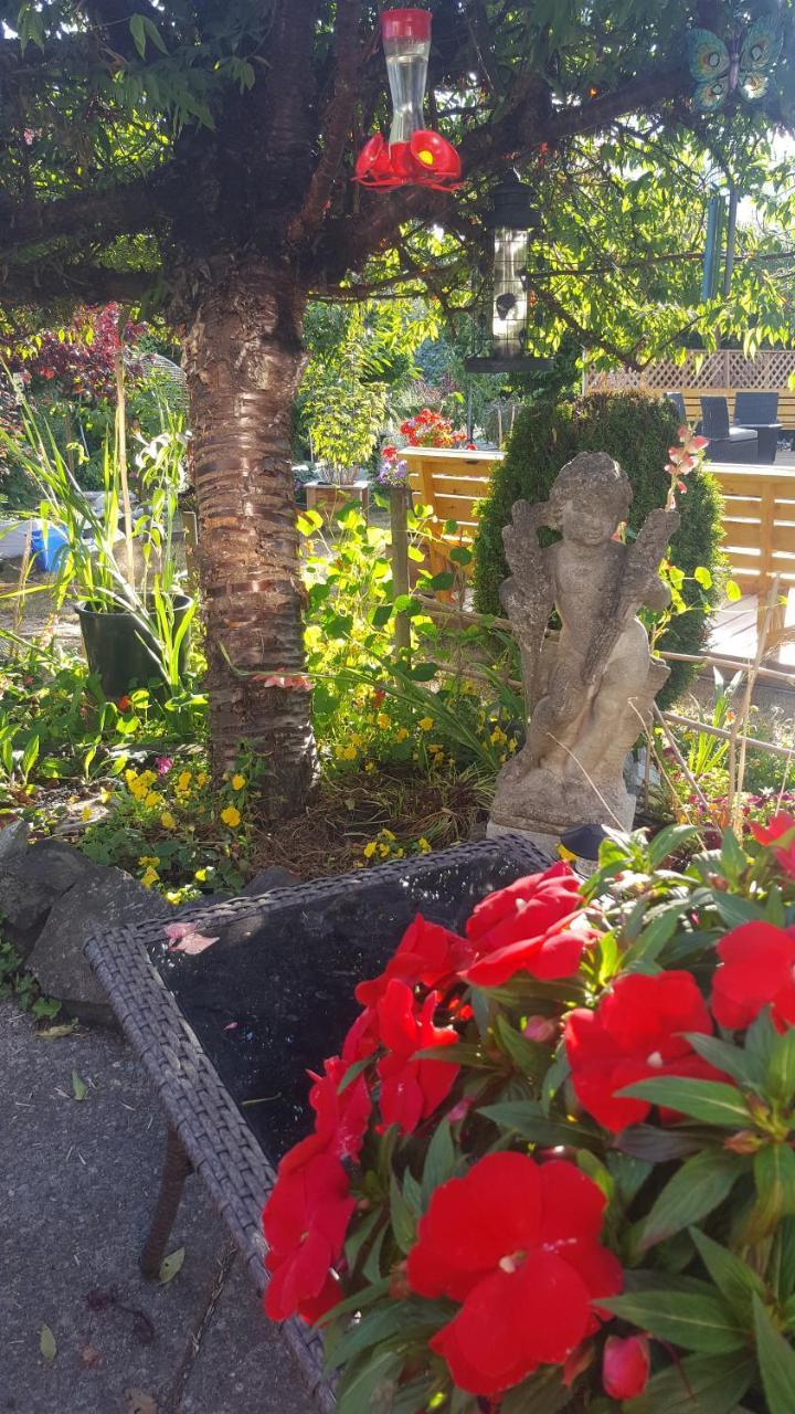 By The Sea Bnb, Sidney Victoria Bc Bagian luar foto